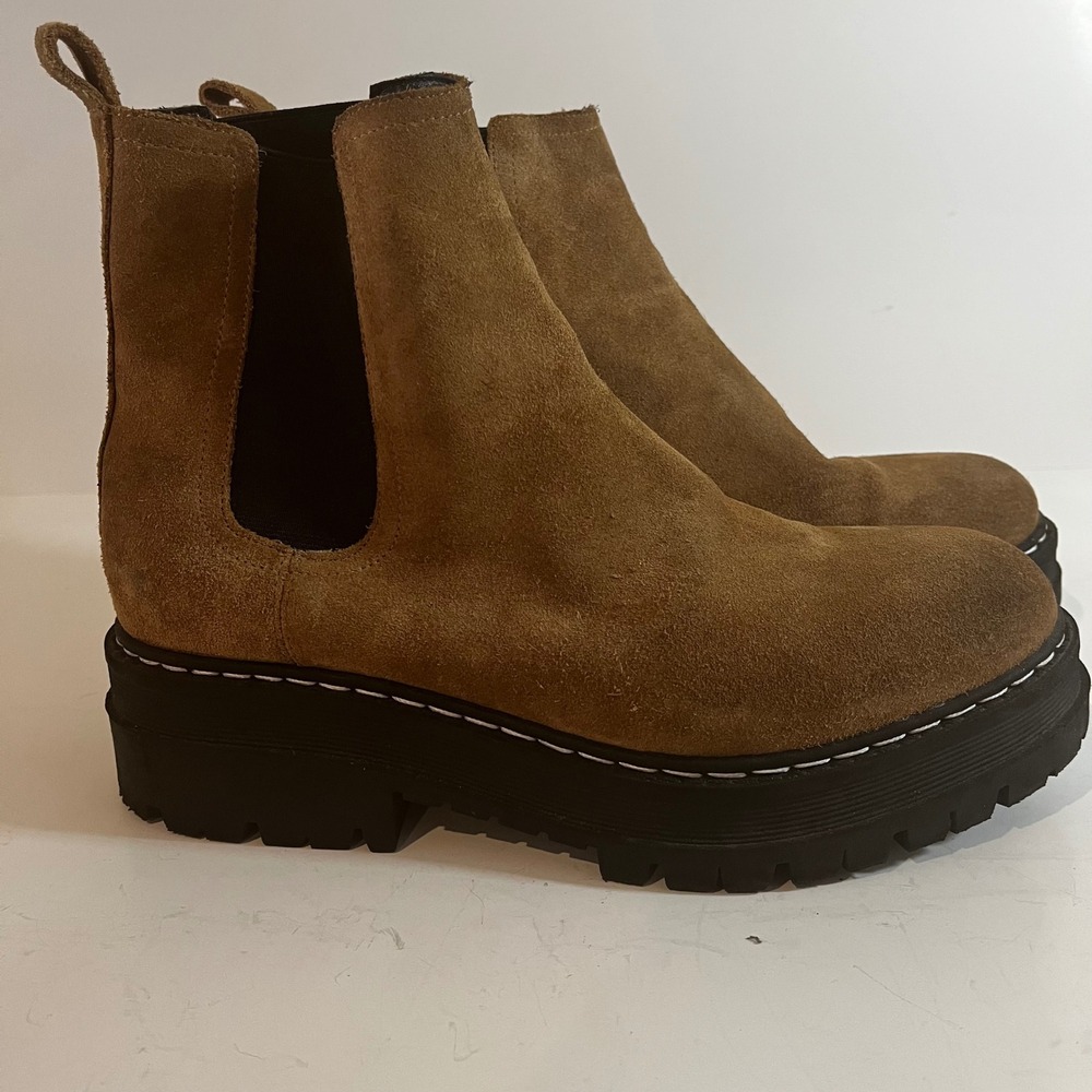 Marc Fisher Womens Tan Suede Lug Sole Chelsea Ankle Boots Size 8 Brown